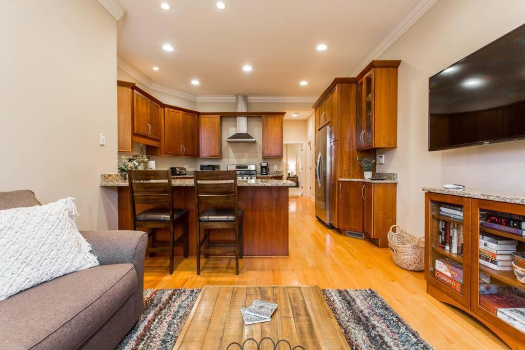 The Wrigleyville Vip-200 Steps From Wrigley Field Чикаго Екстериор снимка